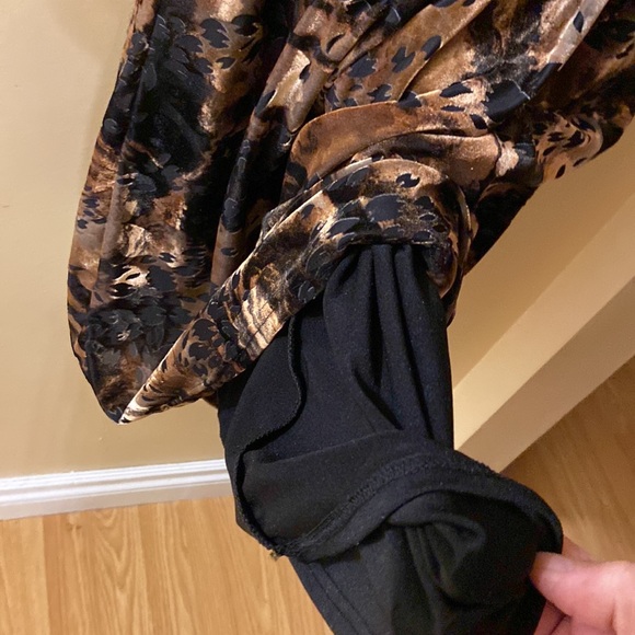 NWD brown & black velvet like midi dress with decorative darted waist - Picture 5 of 8